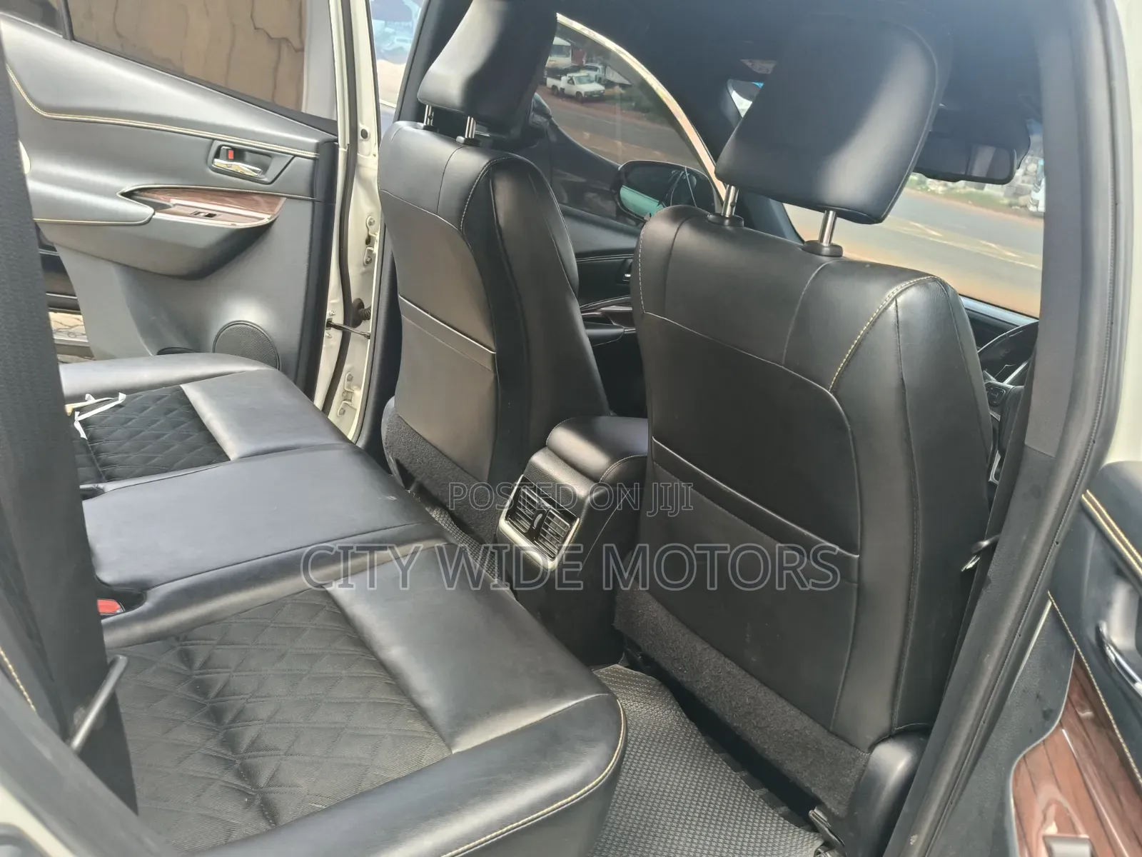 Toyota Harrier 2.0 4WD 2015 White