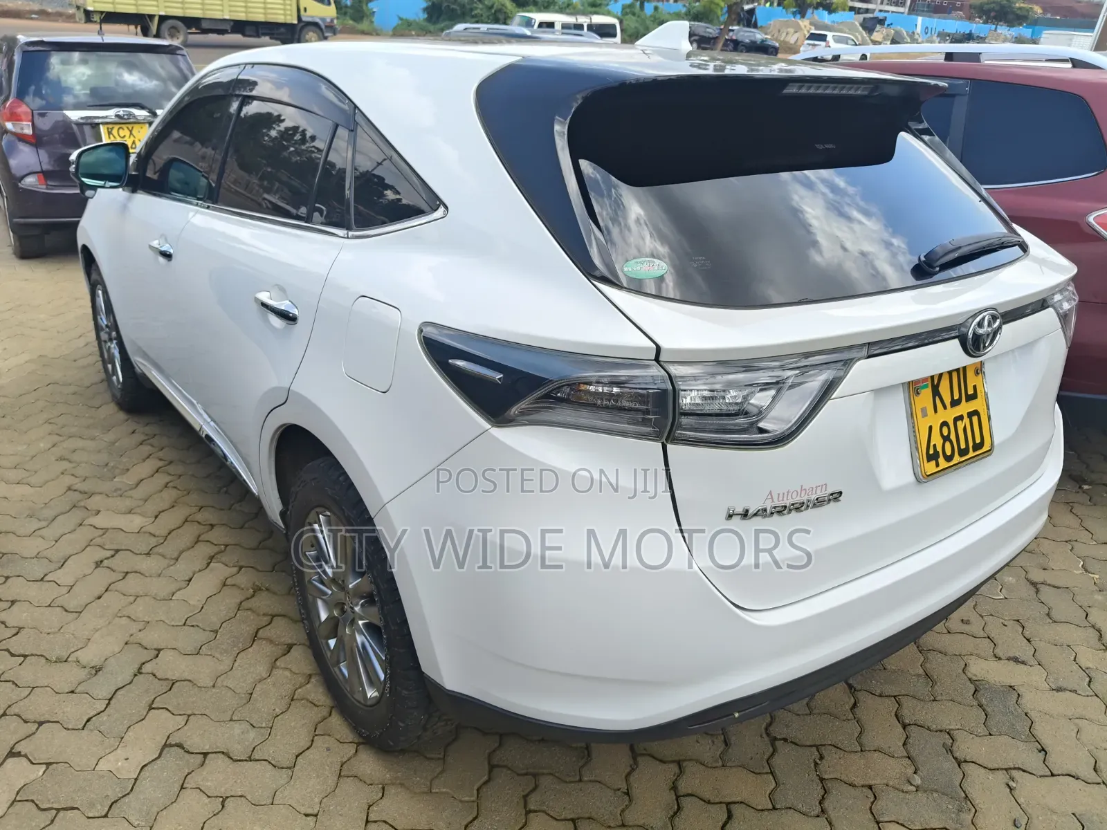 Toyota Harrier 2.0 4WD 2015 White