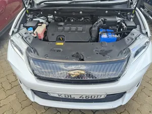 Toyota Harrier 2.0 4WD 2015 White