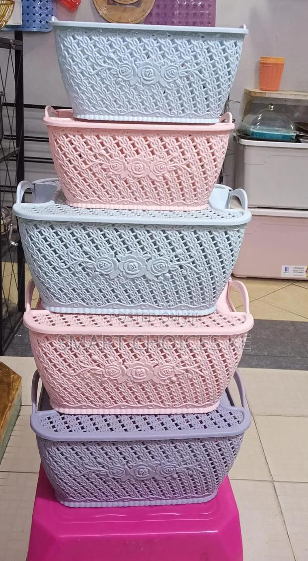 Plastic Woven Organizing Basket - thumbnail 5