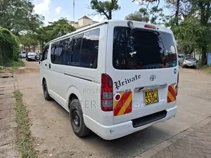 Toyota HiAce 2011 White