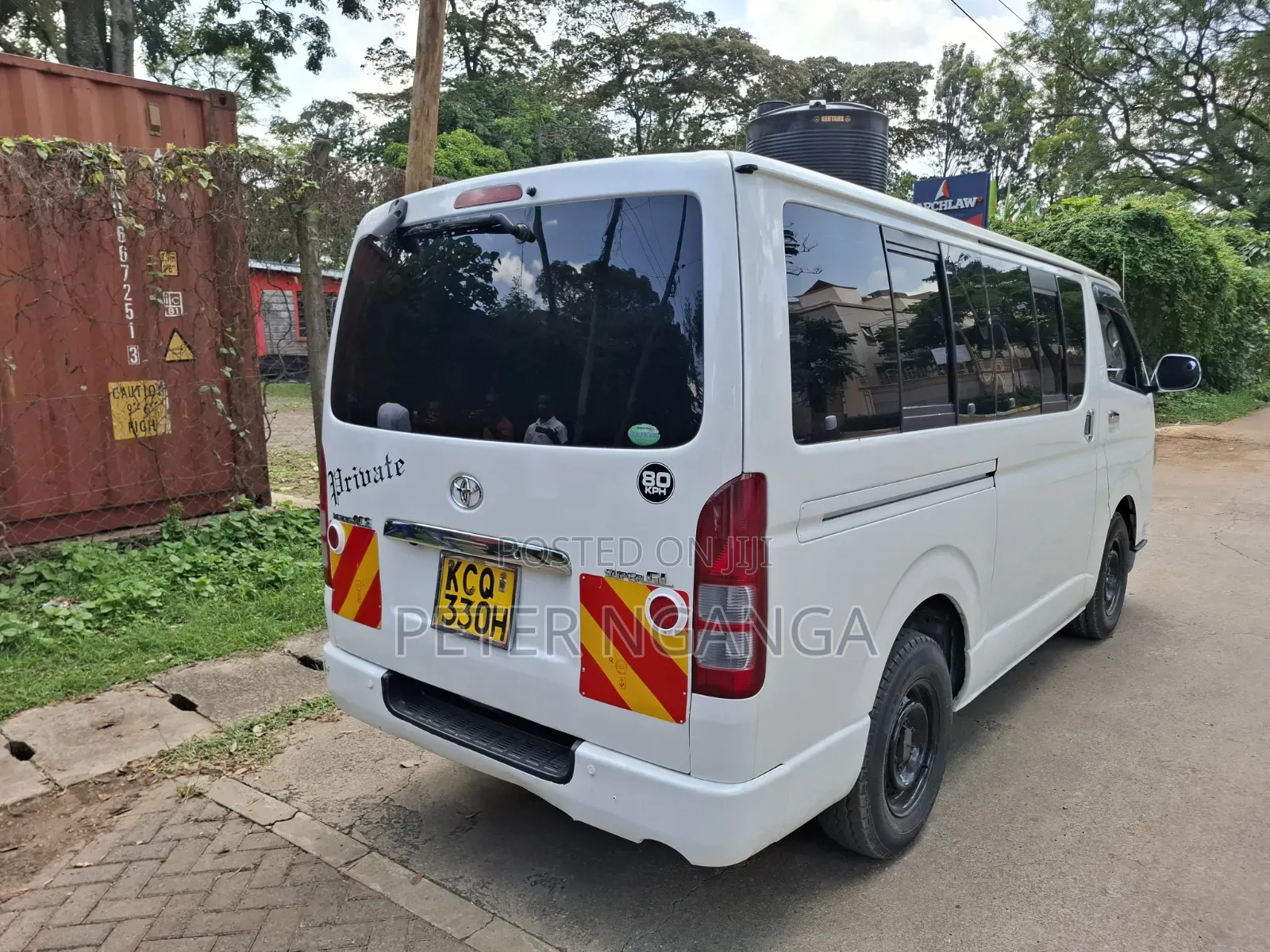 Toyota HiAce 2011 White