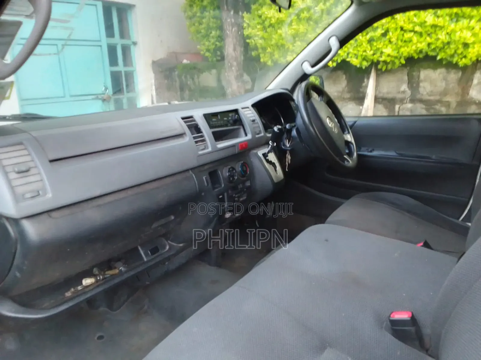 Toyota HiAce SV Premium 2013 Yellow