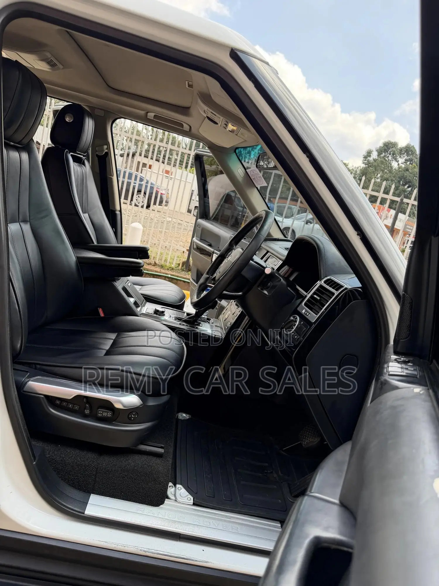 Land Rover Range Rover Vogue 2010 White
