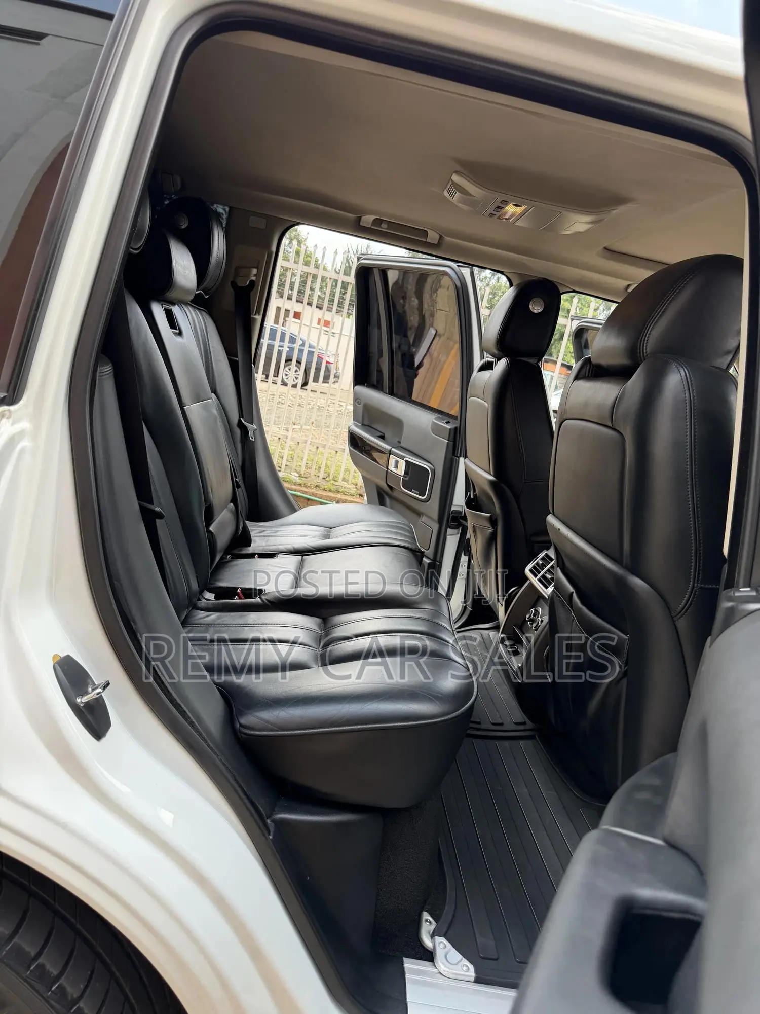 Land Rover Range Rover Vogue 2010 White