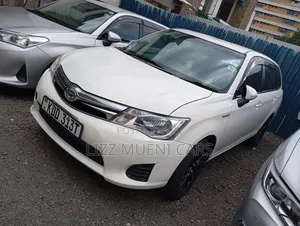 Toyota Corolla Fielder 1.5 Hybrid FWD 2014 White