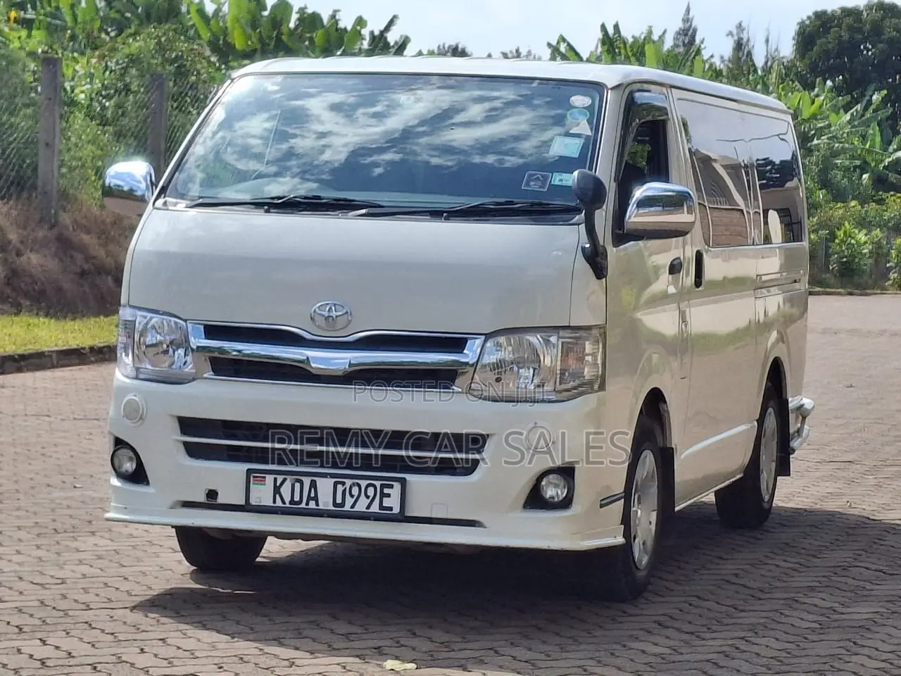 Toyota HiAce SV Premium 2013 White