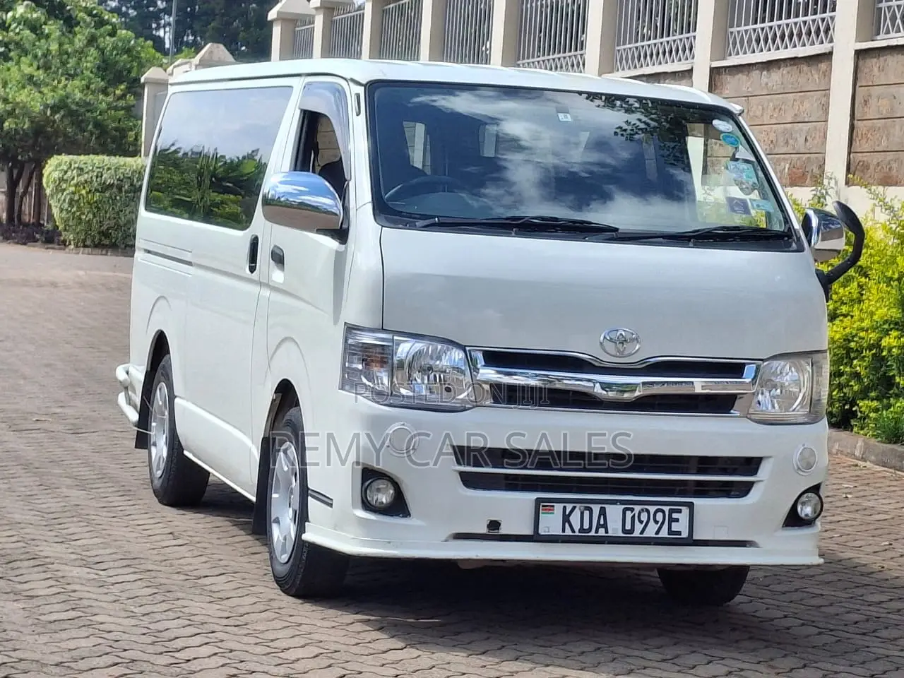 Toyota HiAce SV Premium 2013 White