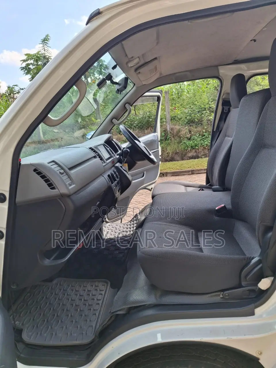 Toyota HiAce SV Premium 2013 White