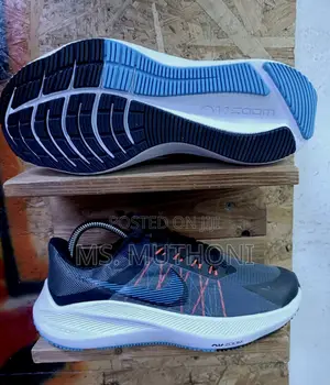 Unisex Nike Air Zoom Winflo 8 Running / Gym Shoes