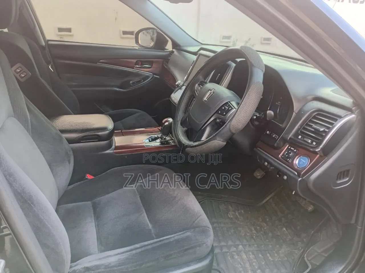 Toyota Crown 2015 Black
