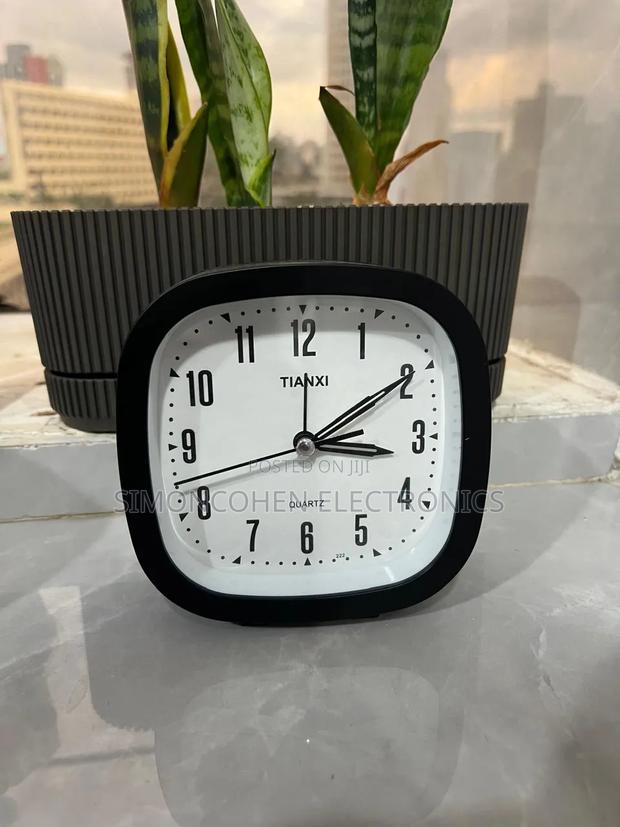 Black Alarm Clock - main view