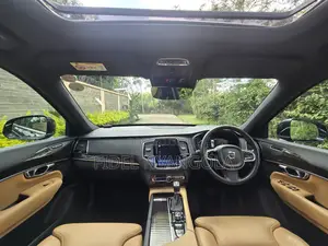 Volvo XC90 T5 Momentum AWD 2019 Black