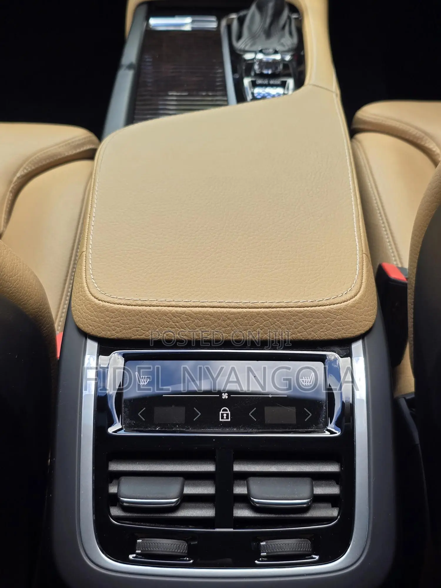 Volvo XC90 T5 Momentum AWD 2019 Black