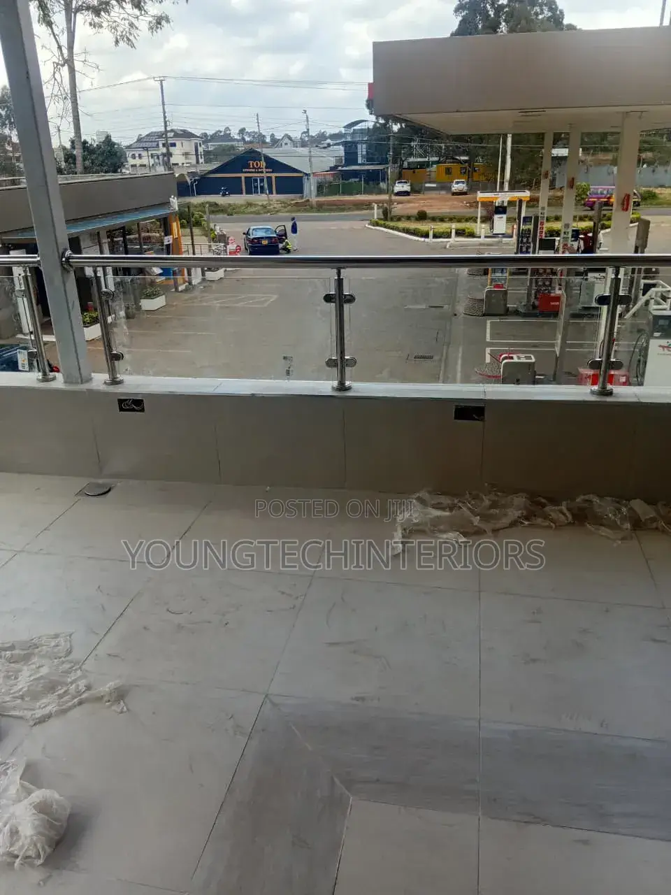 Frameless Mirrors and Balcony Glass Installation