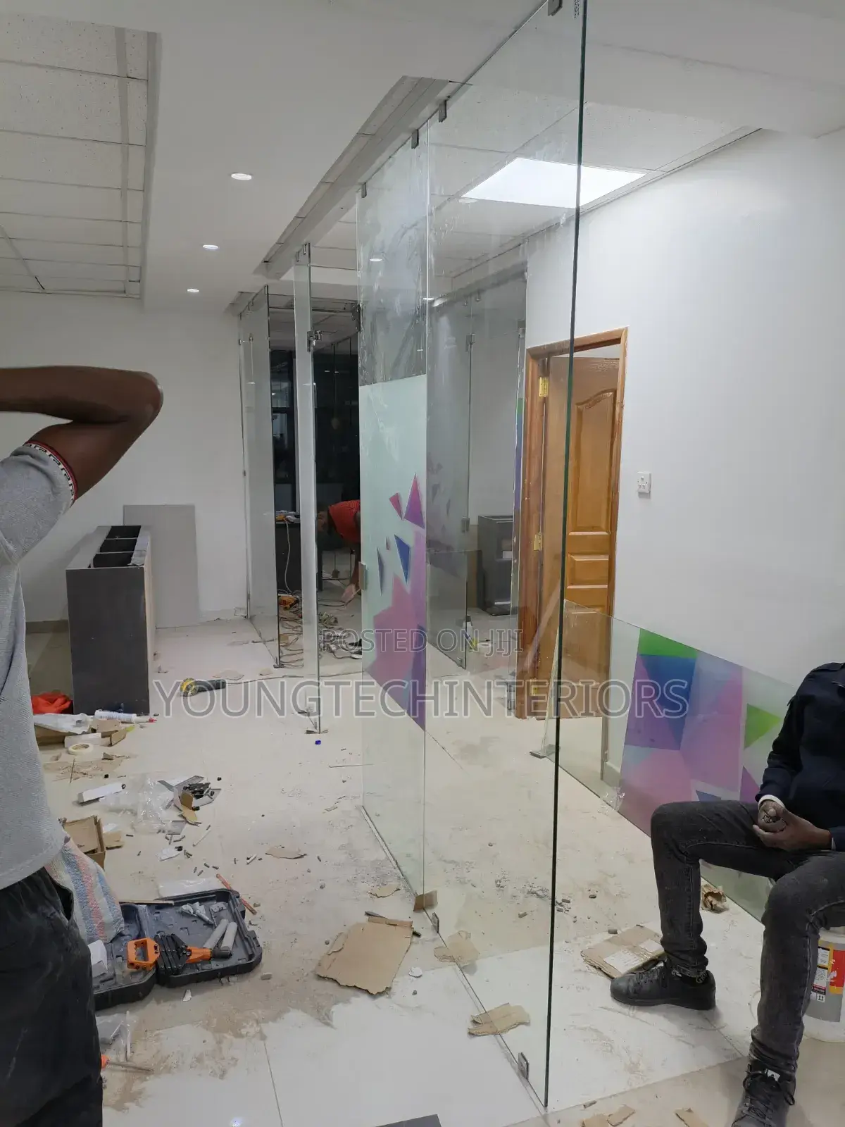 Frameless Mirrors and Balcony Glass Installation