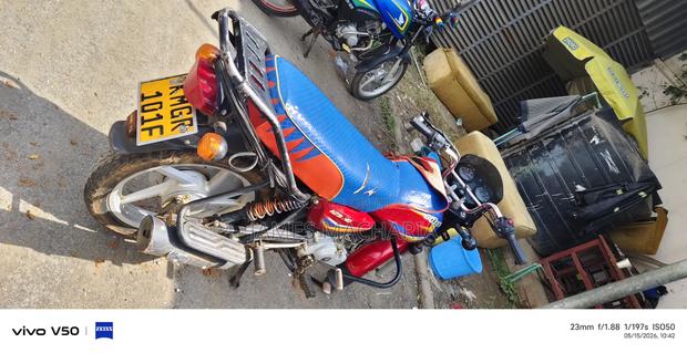 Bajaj Boxer 125 2025 Red - thumbnail 3