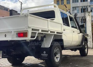 Toyota Land Cruiser 2019 Pearl