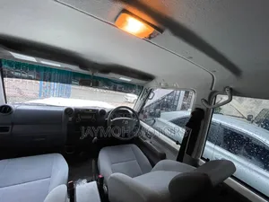 Toyota Land Cruiser 2019 Pearl