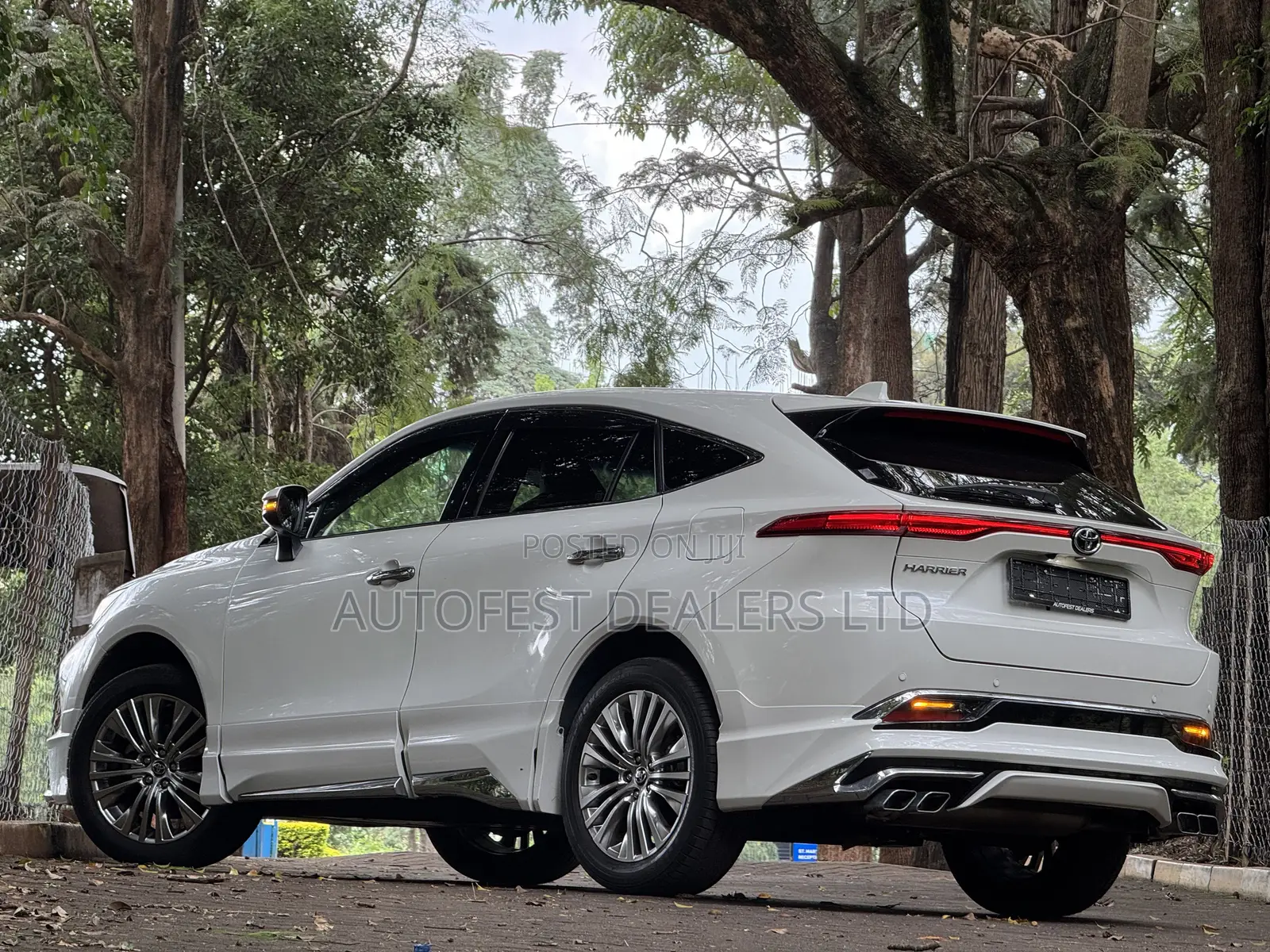Toyota Harrier 2.0 2020 White