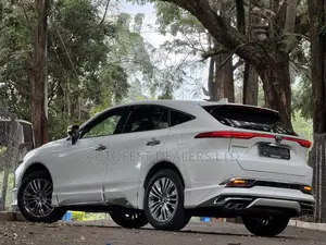 Toyota Harrier 2.0 2020 White