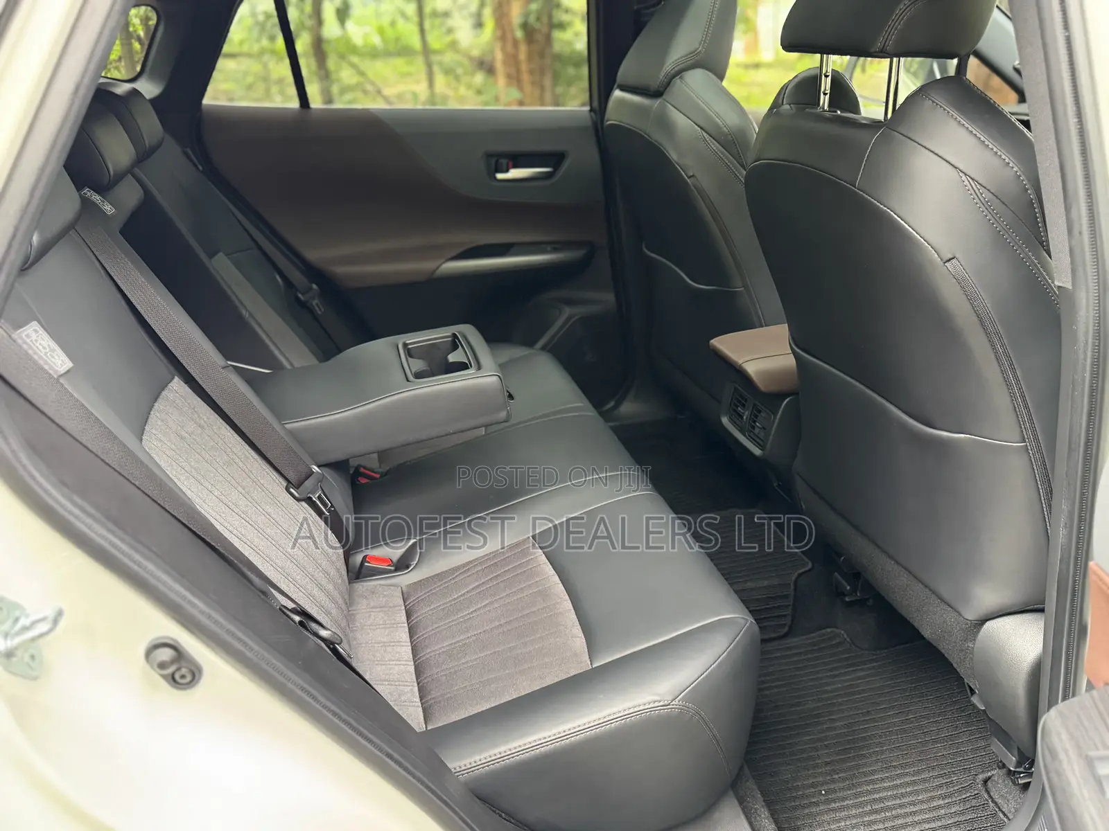 Toyota Harrier 2.0 2020 White