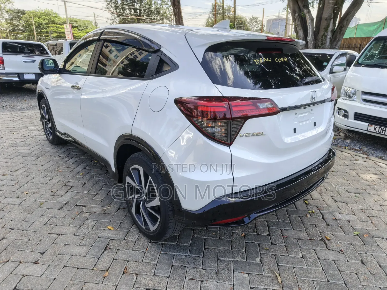 Honda Vezel 2019 White