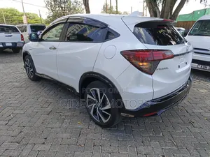 Honda Vezel 2019 White