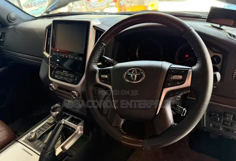 Toyota Land Cruiser 4.6 V8 ZX 2019 Black