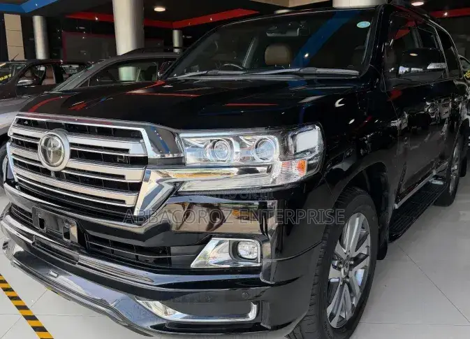 Toyota Land Cruiser 4.6 V8 ZX 2019 Black
