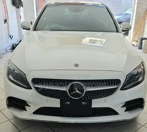 Mercedes-Benz C200 2019 Pearl