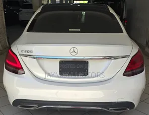 Mercedes-Benz C200 2019 Pearl