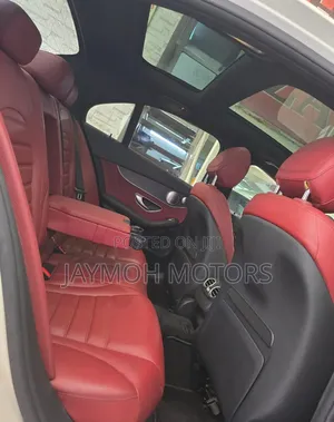 Mercedes-Benz C200 2019 Pearl