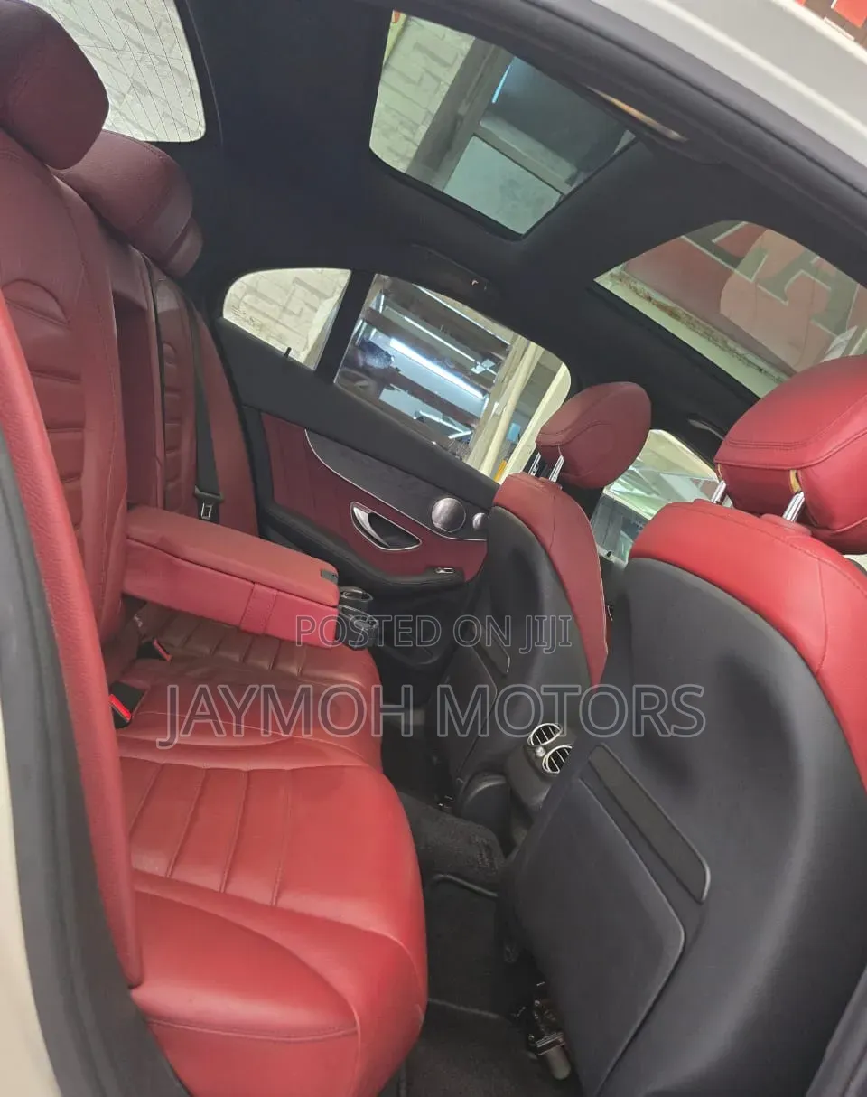Mercedes-Benz C200 2019 Pearl
