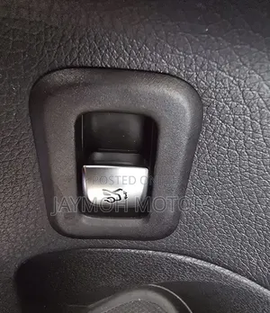 Mercedes-Benz C200 2019 Pearl