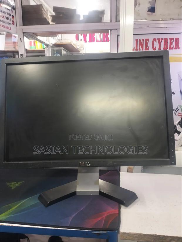 Dell 19 Stretch Computer Monitor