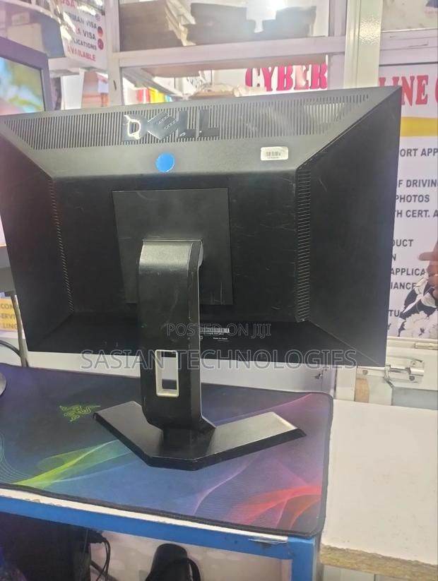 Dell 19 Stretch Computer Monitor - thumbnail 2