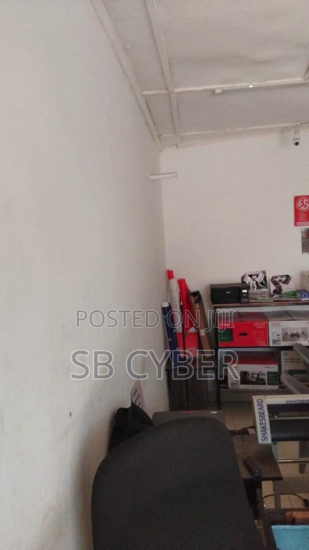 Vacant Shop to Let - thumbnail 6