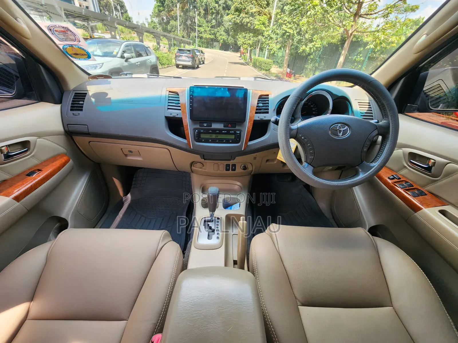 Toyota Fortuner 2011