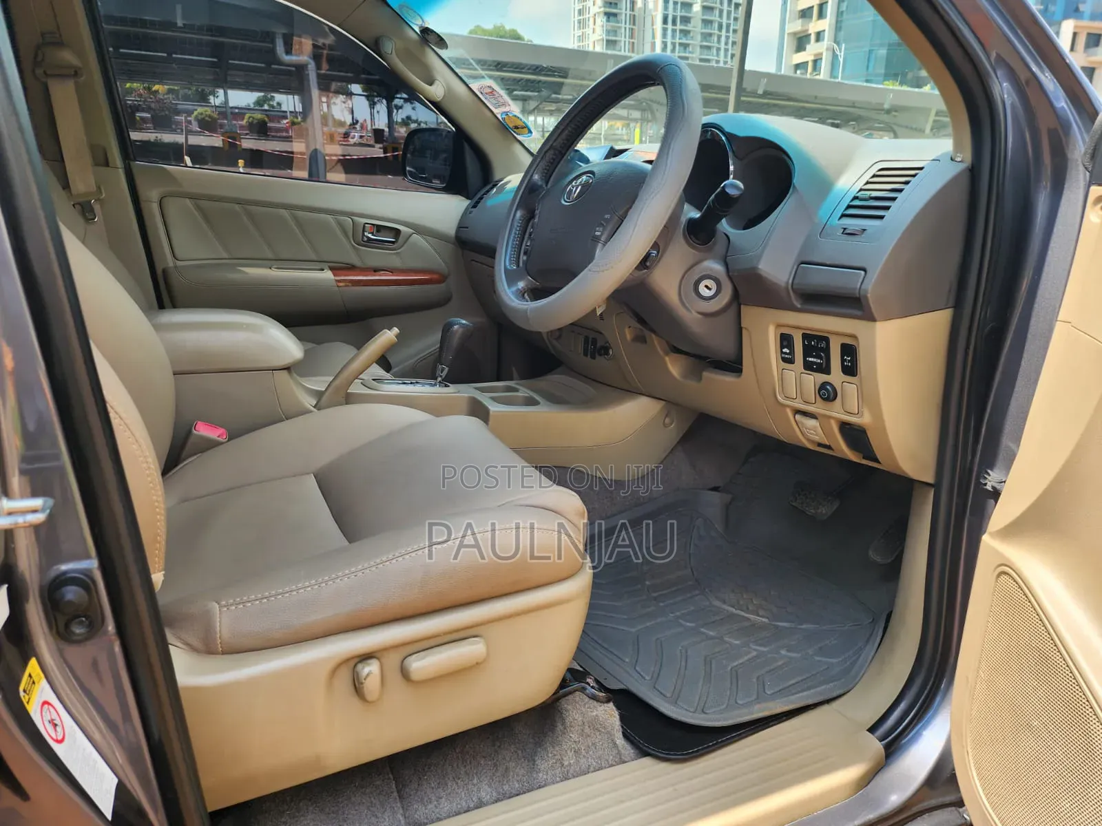 Toyota Fortuner 2011