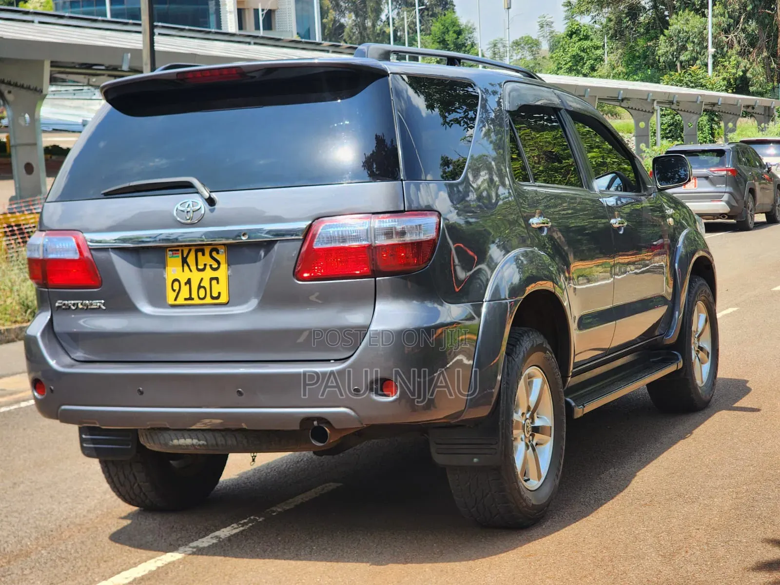 Toyota Fortuner 2011