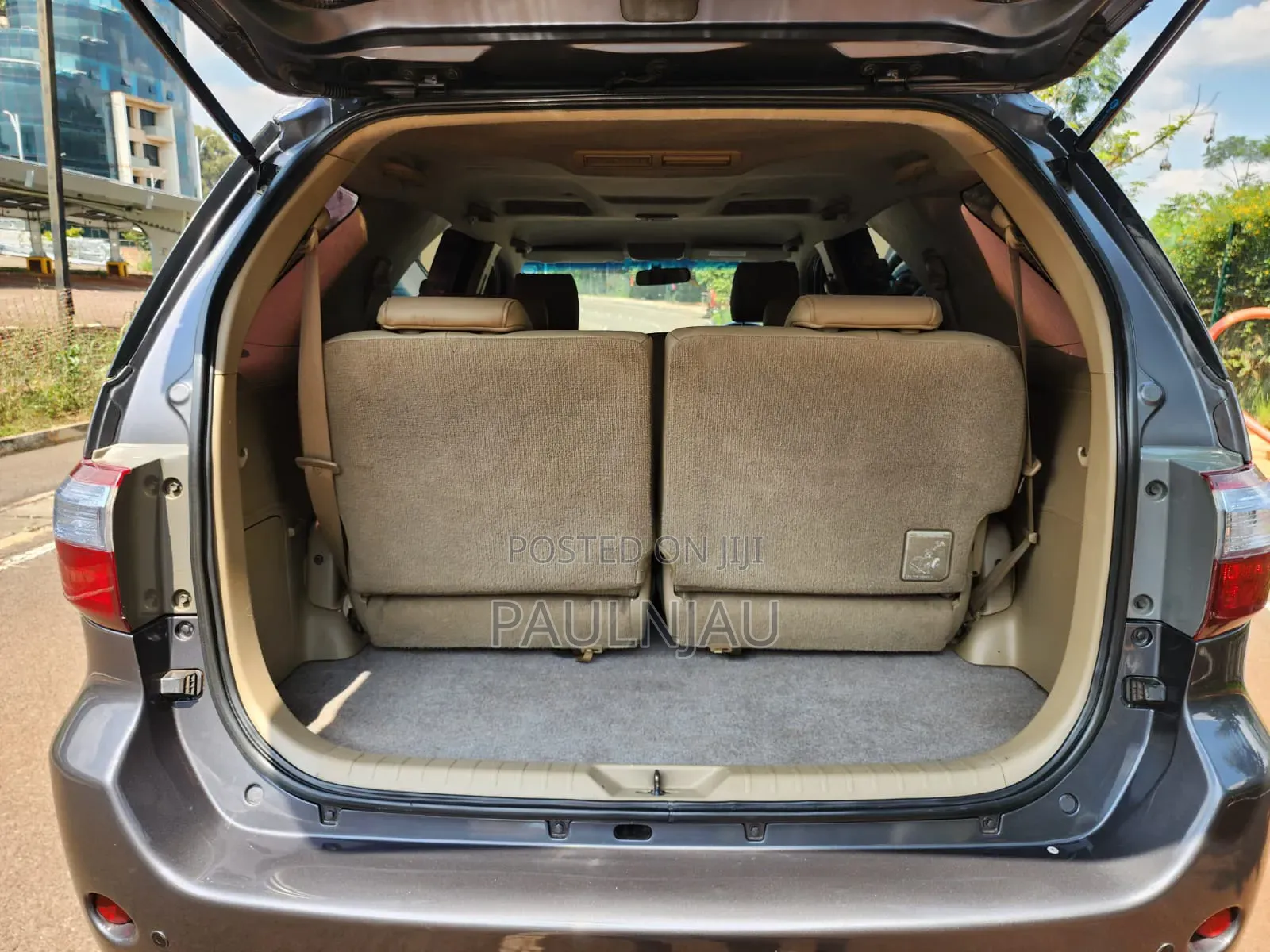 Toyota Fortuner 2011