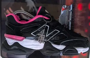 New Balance 200r Black Pink