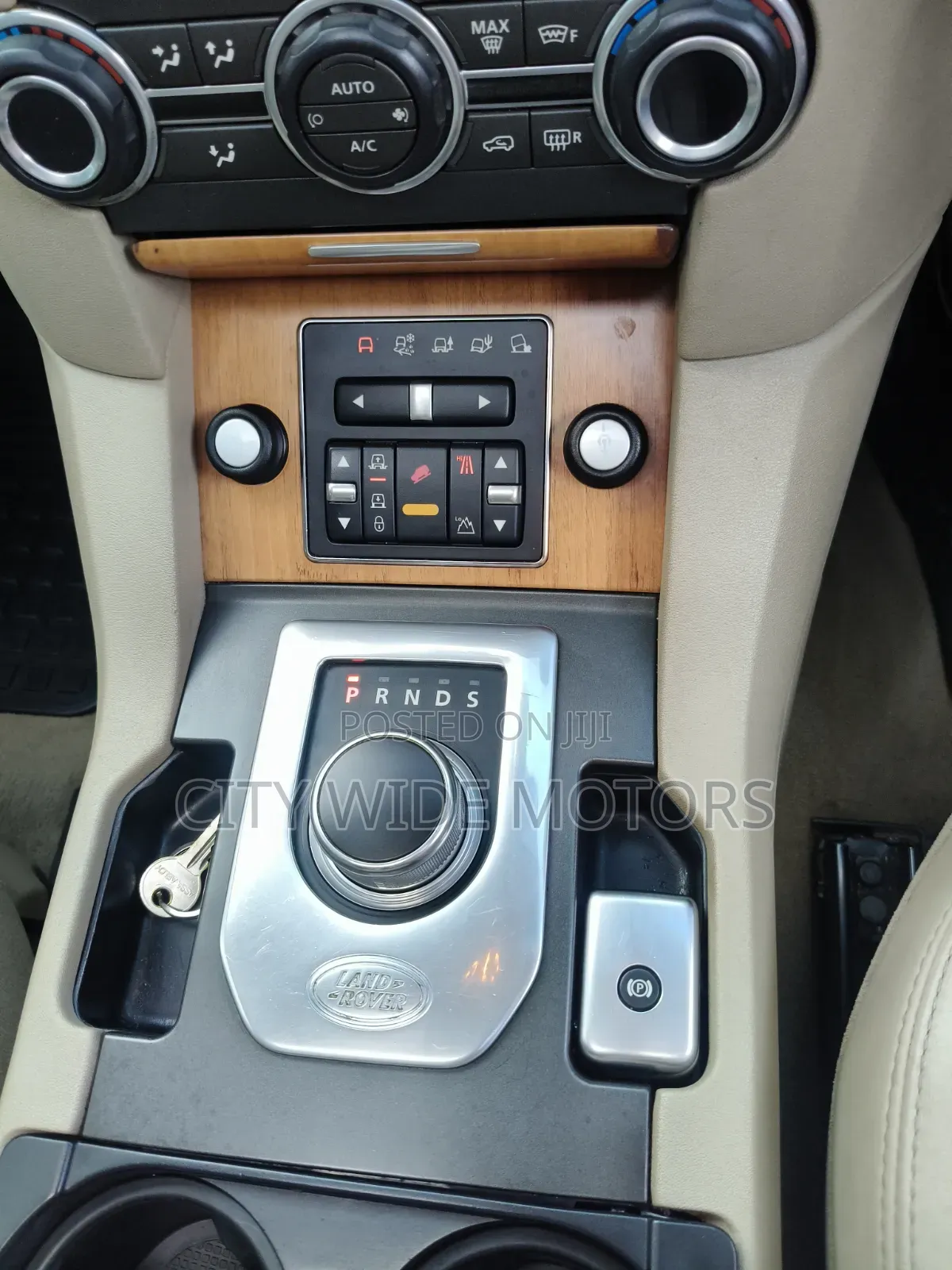 Land Rover Discovery 2014 Blue