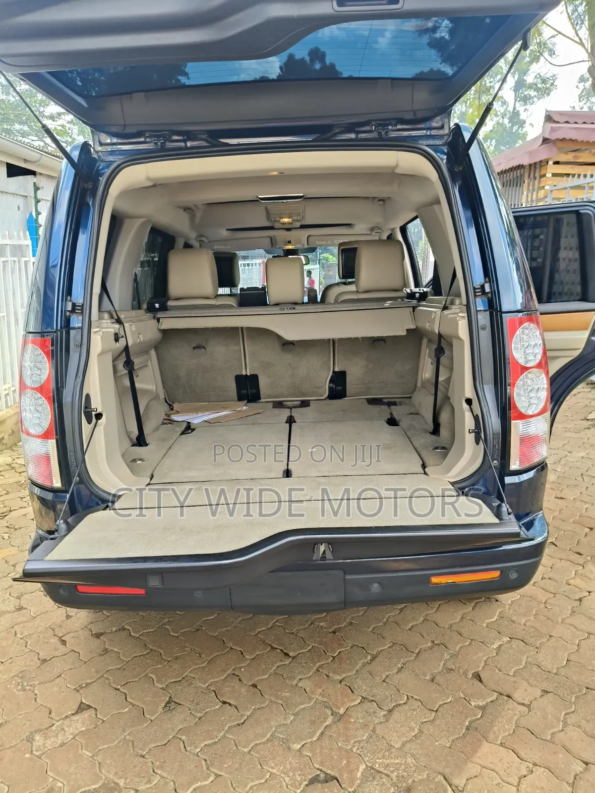 Land Rover Discovery 2014 Blue