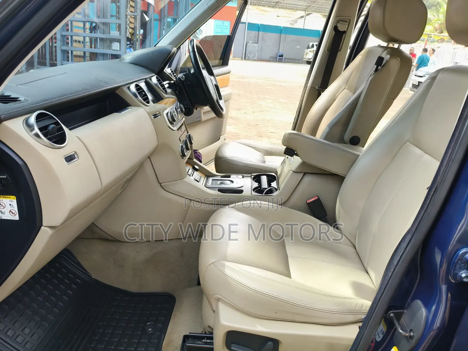 Land Rover Discovery 2014 Blue