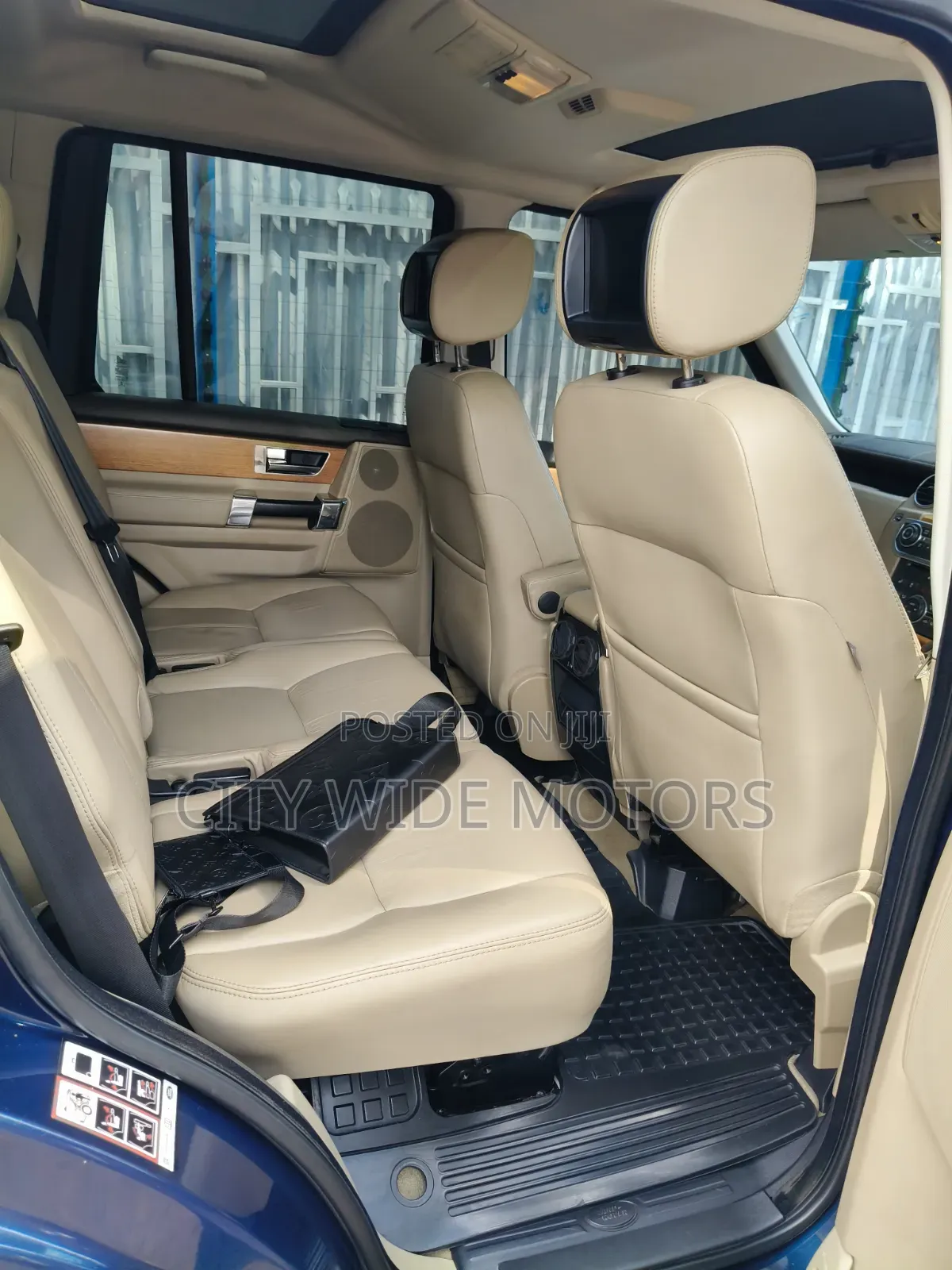 Land Rover Discovery 2014 Blue