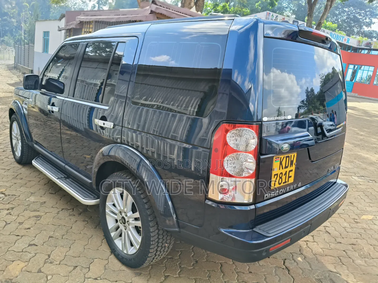 Land Rover Discovery 2014 Blue