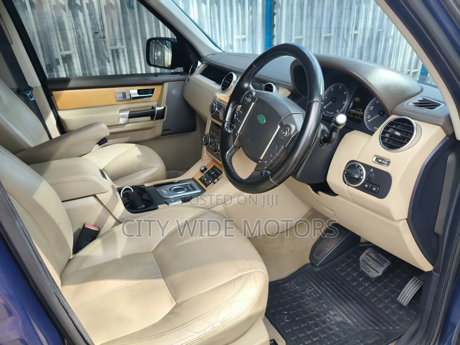 Land Rover Discovery 2014 Blue