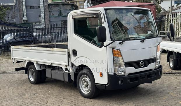 Nissan Atlas 2018 White